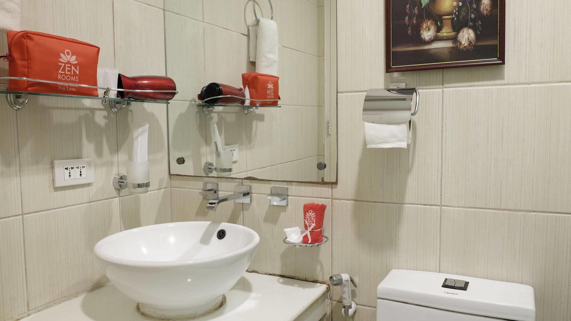Zen Rooms Malate Robinsons Manila Zewnętrze zdjęcie